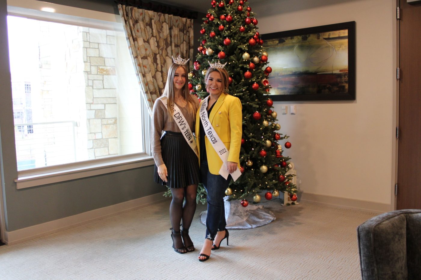 Miss North Texas and Miss DFW Outstanding Teen Visit The T. Boone Pickens Hospice Center